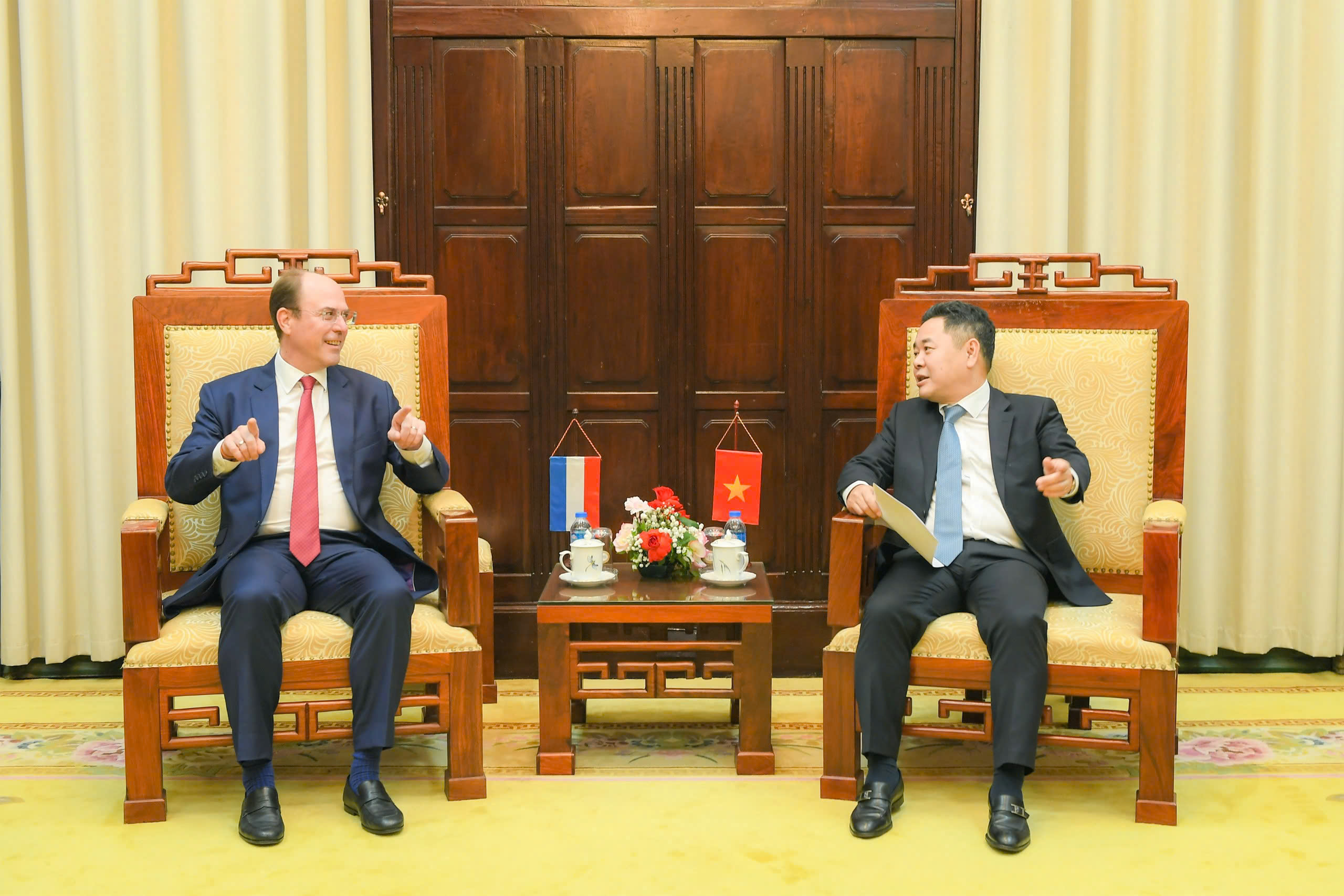 20.3 PTD Canh tiep DS luxembourg (2).jpg